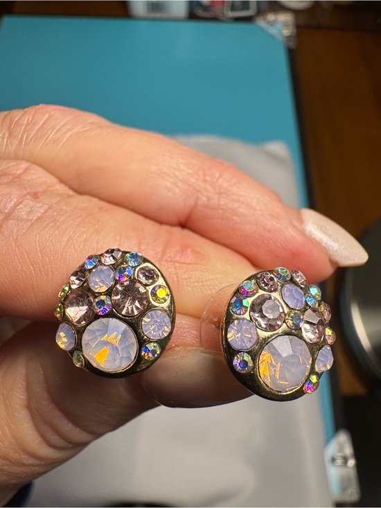 Jewelry - Crystal Cluster Round Stud Earrings in Lavender and Iridescent Tones